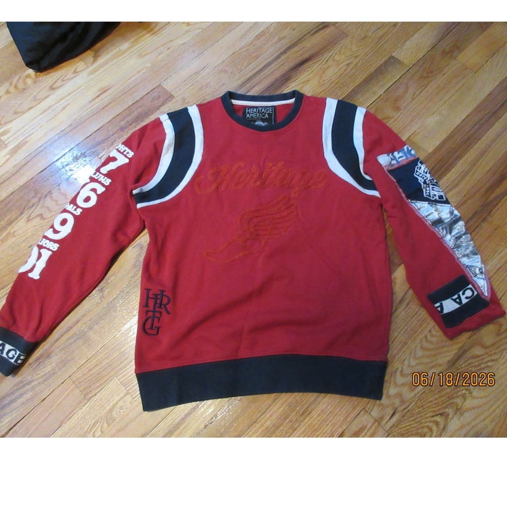 Heritage America Denim Distillery Red Graphic Sweatshirt Mens Large Lone Wolf 76